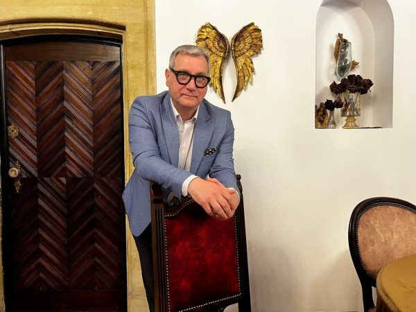 Sandu Staicu promovează responsabilitatea financiară în rândul tinerilor sprijinind proiecte educaționale