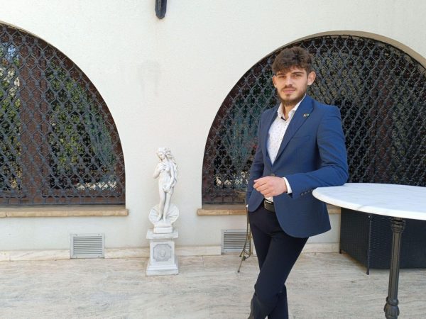 Vlad Augustin aduce spectaculozitatea digitală în evenimentele corporate cu totemurile 4K EkoGroup